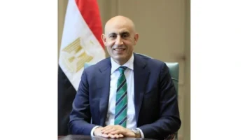 وزير التعليم يكرم 35 طالباً وطالبة في حفل تكريم رسمي للطلاب المتفوقين